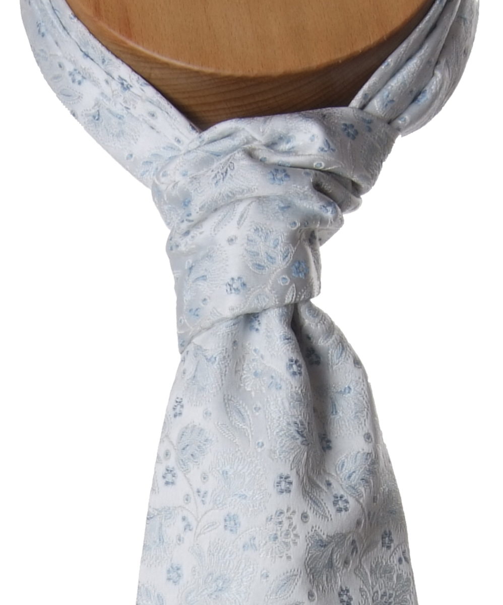 Self-tied cravat